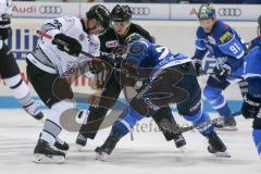 DEL - Eishockey - ERC Ingolstadt - Nürnberg Ice Tigers - Saison 2017/2018 - Kael Mouillierat (#22 ERCI) beim Bully - Steven Reinprecht (#28 Nürnberg) - Foto: Meyer Jürgen