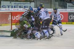 DEL - Eishockey - ERC Ingolstadt - Augsburger Panther - Saison 2017/2018 - Gedränge vor dem Tor von Jonathan Boutin Torwart (#35 AEV) - Greg Mauldin (#20 ERCI) - Kael Mouillierat (#22 ERCI) - Foto: Meyer Jürgen