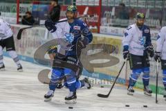 DEL - Eishockey - ERC Ingolstadt - Nürnberg Ice Tigers - Saison 2017/2018 - Dustin Friesen (#14 ERCI) beim warm machen - streching - Foto: Meyer Jürgen