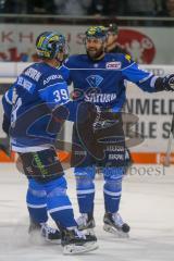 DEL - Eishockey - ERC Ingolstadt - EHC Red Bull München - Saison 2017/2018 - Sean Sullivan (#37 ERCI) schiesst den 3:2 Führungstreffer - jubel - Foto: Meyer Jürgen