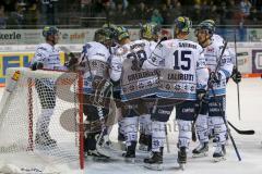 DEL - Eishockey - ERC Ingolstadt - Adler Mannheim - Saison 2017/2018 - Abklatschen bei Jochen Reimer (#32Torwart ERCI) - Thomas Greilinger (#39 ERCI) - John Laliberte (#15 ERCI)  - Foto: Meyer Jürgen