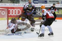 DEL - Eishockey - ERC Ingolstadt - Fischtown Pinguins - Saison 2017/2018 - Matt Pelech (#23 ERCI) - Tomas Pöpperle Torwart (#42 Bremerhaven) - Cody Lampl (#32 Bremerhaven) - Foto: Meyer Jürgen