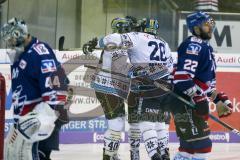 DEL - Eishockey - ERC Ingolstadt - Adler Mannheim - Saison 2017/2018 - Kael Mouillierat (#22 ERCI) erziehlt den 1:0 Führungstreffer - Jubel - Denis Endras Torwart (#44 Mannheim) - Ryan MacMurchy (#27 Mannheim) - Greg Mauldin (#20 ERCI) - Foto: Meyer Jürge