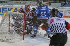 DEL - Eishockey - ERC Ingolstadt - Kölner Haie - Saison 2017/2018 - Der 0:1 Führungstreffer für Köln - Torschütze Sebastian Uvira(93 Köln) - Matt Pelech (#23 ERCI) - Foto: Meyer Jürgen