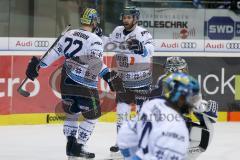 DEL - Eishockey - ERC Ingolstadt - Adler Mannheim - Saison 2017/2018 - Der 2:3 Anschlusstreffer von Kael Mouillierat (#22 ERCI) - Darin Olver (#40 ERCI) - Greg Mauldin (#20 ERCI) - Mark Stuart (#4 Mannheim) - Jubel - Foto: Meyer Jürgen