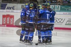 DEL - Eishockey - ERC Ingolstadt - Düsseldorfer EG - Saison 2017/2018 - John Laliberte (#15 ERCI) trifft zum 3:0 Führungstreffer - jubel - Mike Collins (#13 ERCI) - Fabio Wagner (#5 ERCI) - Foto: Meyer Jürgen