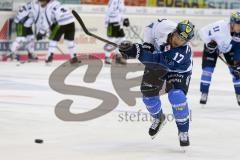 DEL - Eishockey - ERC Ingolstadt - Saison 2017/2018 - ERC Ingolstadt - Straubing Tigers - Petr Taticek (#17 ERCI) beim warm machen - Foto: Meyer Jürgen