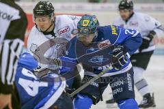 DEL - Eishockey - ERC Ingolstadt - Nürnberg Ice Tigers - Saison 2017/2018 - Greg Mauldin (#20 ERCI) beim Bully - Foto: Meyer Jürgen