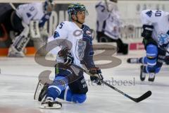 DEL - Eishockey - ERC Ingolstadt - Saison 2017/2018 - ERC Ingolstadt - Straubing Tigers - Fabio Wagner (#5 ERCI) beim warm machen - Foto: Meyer Jürgen