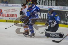 DEL - Eishockey - ERC Ingolstadt - Grizzlys Wolfsburg - Saison 2017/2018 - Fabio Wagner (#5 ERCI) - Jochen Reimer (#32Torwart ERCI) - Foto: Meyer Jürgen