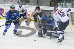 DEL - Eishockey - ERC Ingolstadt - EHC Red Bull München - Saison 2017/2018 - Benedikt Kohl (#34 ERCI) - Jason Jaffray (#15 München) - Jochen Reimer (#32Torwart ERCI) - Foto: Meyer Jürgen