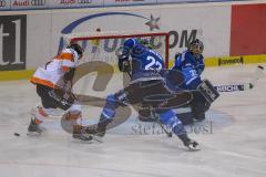 DEL - Eishockey - ERC Ingolstadt - Grizzlys Wolfsburg - Saison 2017/2018 - Jochen Reimer (#32Torwart ERCI) - Matt Pelech (#23 ERCI) - Sebastian Furchner (#17 Wolfsburg) - Foto: Meyer Jürgen