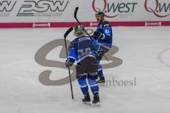 DEL - Eishockey - ERC Ingolstadt - Grizzlys Wolfsburg - Saison 2017/2018 - Jubel - 1:0 Führungstreffer von David Elsner (#61 ERCI) - Ville Koistinen (#10 ERCI)Heute mit #78 - Foto: Meyer Jürgen
