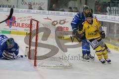 DEL - Eishockey - ERC Ingolstadt - Krefeld Pinguine - Saison 2017/2018 - Christoph Gawlik (#19 Krefeld) mit dem Führungstreffer zum 2.3 - Petr Taticek (#17 ERCI) - Jubel - Jochen Reimer (#32Torwart ERCI) - Foto: Meyer Jürgen