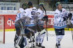 DEL - Eishockey - ERC Ingolstadt - Adler Mannheim - Saison 2017/2018 - Abklatschen bei Jochen Reimer (#32Torwart ERCI) - Timo Pielmeier (#51Torwart ERCI) - Brandon Buck (#9 ERCI) - Foto: Meyer Jürgen