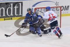 DEL - Eishockey - ERC Ingolstadt - Adler Mannheim - Saison 2017/2018 - Benedikt Kohl (#34 ERCI) rettet vor Jochen Reimer (#32Torwart ERCI) - Marcus Kink (#17 Mannheim) - Foto: Meyer Jürgen