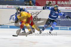 DEL - Eishockey - ERC Ingolstadt - Düsseldorfer EG - Saison 2017/2018 - Jeremy Welsh (#27 Düsseldorf) - Dustin Friesen (#14 ERCI) - Greg Mauldin (#20 ERCI) - Foto: Meyer Jürgen