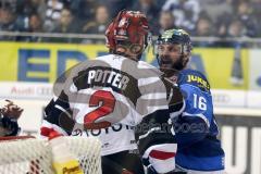 DEL - Eishockey - ERC Ingolstadt - Kölner Haie - Streit Schlägerei vor dem Kölner Tor Corey Pott gegen rechts Brett Olson (ERC 16)