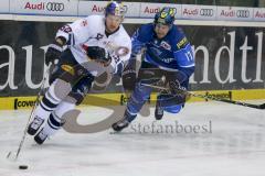 DEL - Eishockey - ERC Ingolstadt - EHC Red Bull München - Saison 2017/2018 - Patrick Hager (#52 München) - Petr Taticek (#17 ERCI) - Foto: Meyer Jürgen