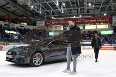 DEL - Eishockey - Playoffs - ERC Ingolstadt - Adler Mannheim - Audi Designer präsentieren den Audi A7 auf dem Eis, Gewinnspiel