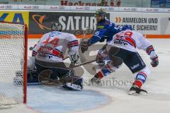 DEL - Eishockey - Playoff - Viertelfinale -  Spiel 5 - ERC Ingolstadt - Adler Mannheim - Saison 2017/2018 - John Laliberte (#15 ERCI) mit dem 2:4 Anschlusstreffer - Denis Endras Torwart (#44 Mannheim) - Denis Reul (#29 Mannheim) - Foto: Meyer Jürgen