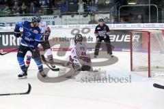 DEL - Eishockey - ERC Ingolstadt - Adler Mannheim - PlayOffs - Spiel 3 - Tim Stapleton (ERC 19) Puck fliegt ins Tor der Mannheimer Dennis Endras (44 Mannheim) Mike Collins (ERC 13) Jubel