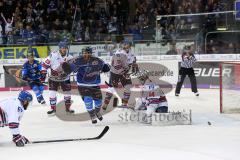 DEL - Eishockey - ERC Ingolstadt - Adler Mannheim - PlayOffs - Spiel 3 - Tim Stapleton (ERC 19) Puck fliegt ins Tor der Mannheimer Dennis Endras (44 Mannheim) Mike Collins (ERC 13) Jubel
