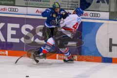 DEL - Eishockey - Playoff - Viertelfinale -  Spiel3 - ERC Ingolstadt - Adler Mannheim - Saison 2017/2018 - Joachim Ramoser (#47 ERCI) queckt Christoph Ullmann (#47 Mannheim) - Foto: Meyer Jürgen
