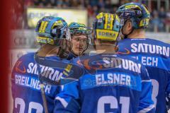 DEL - Eishockey - Playoff - Viertelfinale -  Spiel 5 - ERC Ingolstadt - Adler Mannheim - Saison 2017/2018 - Thomas Greilinger (#39 ERCI) und Laurin Braun (#91 ERCI) im Gespräch - Matt Pelech (#23 ERCI) - David Elsner (#61 ERCI) - Foto: Meyer Jürgen