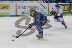 DEL - Eishockey - Playoffs - Spiel 1 - Viertelfinale - ERC Ingolstadt - Adler Mannheim - Saison 2017/2018 - Laurin Braun (#91 ERCI) läuft alleine auf Denis Endras Torwart (#44 Mannheim) zu - Foto: Meyer Jürgen