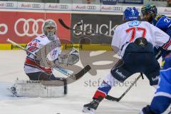 DEL - Eishockey - Playoffs - Spiel 1 - Viertelfinale - ERC Ingolstadt - Adler Mannheim - Saison 2017/2018 - Denis Endras Torwart (#44 Mannheim) - Greg Mauldin (#20 ERCI) - Foto: Meyer Jürgen