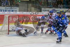 DEL - Eishockey - Playoff - Viertelfinale -  Spiel3 - ERC Ingolstadt - Adler Mannheim - Saison 2017/2018 - Mike Collins (#13 ERCI) schiesst den 4:3 Führungs und Endtreffer in der Overtime - Denis Endras Torwart (#44 Mannheim) John Laliberte (#15 ERCI) - j