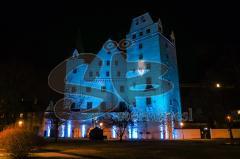 DEL - Eishockey - Playoffs - ERC Ingolstadt - Adler Mannheim - Playoffs in Ingolstadt, das Neue Schloß leuchtet in blau mit ERC Logo