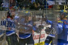 DEL - Eishockey - Playoff - Viertelfinale -  Spiel3 - ERC Ingolstadt - Adler Mannheim - Saison 2017/2018 - Mike Collins (#13 ERCI) schiesst den 4:3 Führungs und Endtreffer in der Overtime - Ville Koistinen (#10 ERCI) - jubel - Foto: Meyer Jürgen