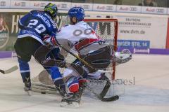 DEL - Eishockey - Playoffs - Spiel 1 - Viertelfinale - ERC Ingolstadt - Adler Mannheim - Saison 2017/2018 - Greg Mauldin (#20 ERCI) - Denis Endras Torwart (#44 Mannheim) - Sinan Akdag (#6 Mannheim) - Foto: Meyer Jürgen