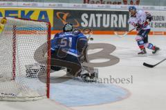 DEL - Eishockey - Playoff - Viertelfinale -  Spiel3 - ERC Ingolstadt - Adler Mannheim - Timo Pielmeier hält einen Schuss - Saison 2017/2018 - Foto: Meyer Jürgen