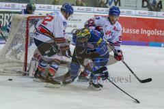 DEL - Eishockey - Playoffs - Spiel 1 - Viertelfinale - ERC Ingolstadt - Adler Mannheim - Saison 2017/2018 - Denis Endras Torwart (#44 Mannheim) - Mathieu Carle (#72 Mannheim) - Petr Taticek (#17 ERCI) - Foto: Meyer Jürgen