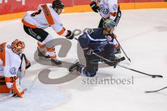 DEL - Eishockey - ERC Ingolstadt - Grizzlys Wolfsburg - Testspiel - Saison 2017/2018 - John Laliberte (#15 ERCI) - Huhn Gerald (#35 Wolfsburg) - Foto: Meyer Jürgen