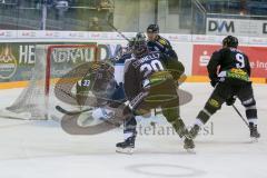 DEL - Eishockey - ERC Ingolstadt - Dornbirn Bulldogs - Saison 2017/2018 - Quermener Ronan Torwart (#33 Dornbirn) - Jacob Berglund (#12 ERCI) - Petr Taticek (#17 ERCI) - Connelly Brian (#20 Dornbirn) - Foto: Meyer Jürgen