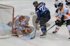 DEL - Eishockey - ERC Ingolstadt - Grizzlys Wolfsburg - Testspiel - Saison 2017/2018 - Kael Mouillierat (#22 ERCI) - Huhn Gerald (#35 Wolfsburg) - Foto: Meyer Jürgen