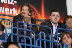 DEL - Eishockey - ERC Ingolstadt - Grizzlys Wolfsburg - Testspiel - Saison 2017/2018 - Timo Pielmeier (#51Torwart ERCI) auf der Tribüne links - Joachim Ramoser (#47 ERCI) rechts - Foto: Meyer Jürgen