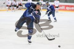 DEL - Eishockey - ERC Ingolstadt - Grizzlys Wolfsburg - Testspiel - Saison 2017/2018 - Patrick McNeill (#2 ERCI) beim warm machen - Foto: Meyer Jürgen