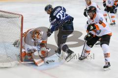 DEL - Eishockey - ERC Ingolstadt - Grizzlys Wolfsburg - Testspiel - Saison 2017/2018 - Kael Mouillierat (#22 ERCI) - Huhn Gerald (#35 Wolfsburg) - Foto: Meyer Jürgen