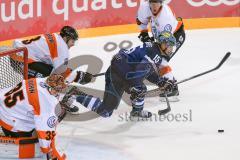 DEL - Eishockey - ERC Ingolstadt - Grizzlys Wolfsburg - Testspiel - Saison 2017/2018 - John Laliberte (#15 ERCI) - Huhn Gerald (#35 Wolfsburg) - Foto: Meyer Jürgen