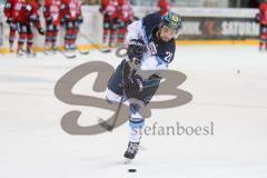 DEL - Eishockey - ERC Ingolstadt - Kölner Haie - Testspiel - Saison 2017/2018 - Christoph Kiefersauer (#21 ERCI)beim warm machen - Foto: Meyer Jürgen