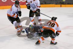 DEL - Eishockey - ERC Ingolstadt - Grizzlys Wolfsburg - Testspiel - Saison 2017/2018 - John Laliberte (#15 ERCI) - Huhn Gerald (#35 Wolfsburg) - Stephen Dixon (#18 Wolfsburg) - Foto: Meyer Jürgen