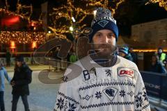 DEL - Eishockey - ERC Ingolstadt - Saison  - 2017/2018 - ERCI Spieler auf der Eisfläche am Paradeplatz - Brett Olson (#16 ERCI) - Foto: Meyer Jürgen