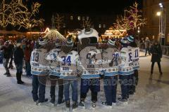 DEL - Eishockey - ERC Ingolstadt - Saison  - 2017/2018 - ERCI Spieler auf der Eisfläche am Paradeplatz - Foto: Meyer Jürgen