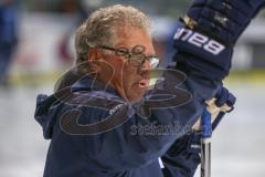 DEL - Eishockey - ERC Ingolstadt - Saison 2017/2018 - Erstes Training mit dem neuen Trainer Doug Shedden - Doug Shedden gibt Anweisungen - Foto: Meyer Jürgen