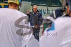 DEL - Eishockey - ERC Ingolstadt - Saison 2017/2018 - Erstes Training mit dem neuen Trainer Doug Shedden - Doug Shedden an der Taktiktafel - Foto: Meyer Jürgen